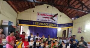 तिरोडा नं.१ शाळेत आरती संग्रह प्रकाशित.