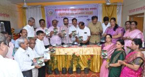 सौ. शमिका समीर नाईक यांच्या “सुरभी” या पाहिल्या काव्यसंग्रहाचे प्रकाशन.