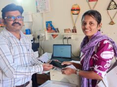 रस्त्यात सापडलेला मोबाइल केला मूळ मालकाकडे सुपूर्द!