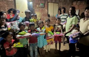 मुणगे कातकरी वस्तीत ब्लॅंकेट वाटप.