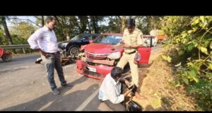 उपरालकर देवस्थानच्या वळणावर अपघात..! सुदैवाने मोटर चालक बचावला.